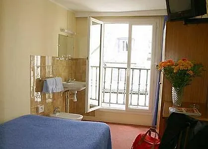 Otel De La Vallee *